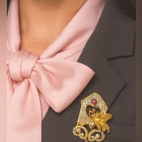 Elegant Gold and Red Birdhouse Brooch - Picture 2 of 7